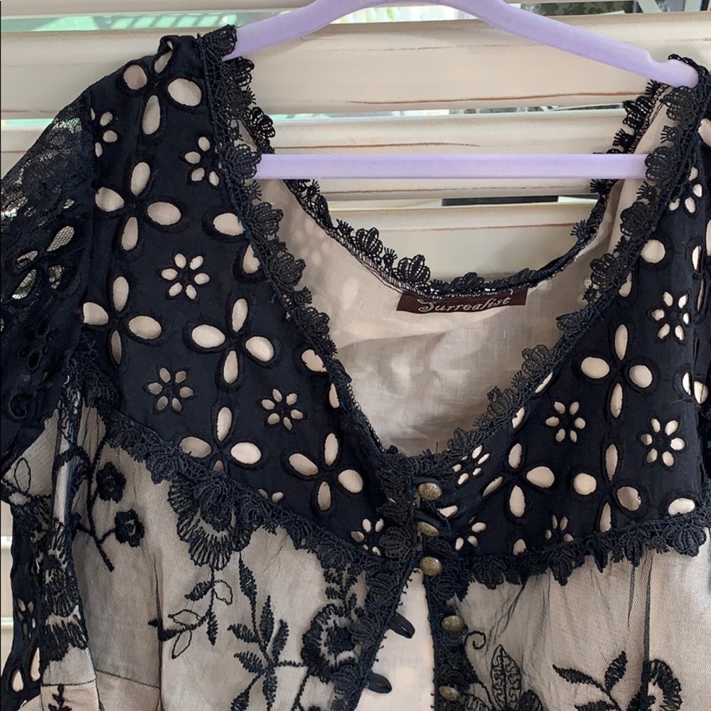 Lace top - Picture 2 of 4